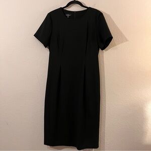 AGB Dress Black Sheath Dress Crewneck Short Sleeve Zip Back Size 10 Knee-Length